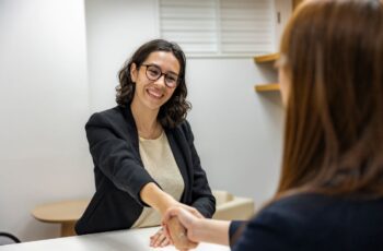 Cómo Detectar una Cultura Tóxica Durante la Entrevista de Trabajo: Guía Práctica 2026
